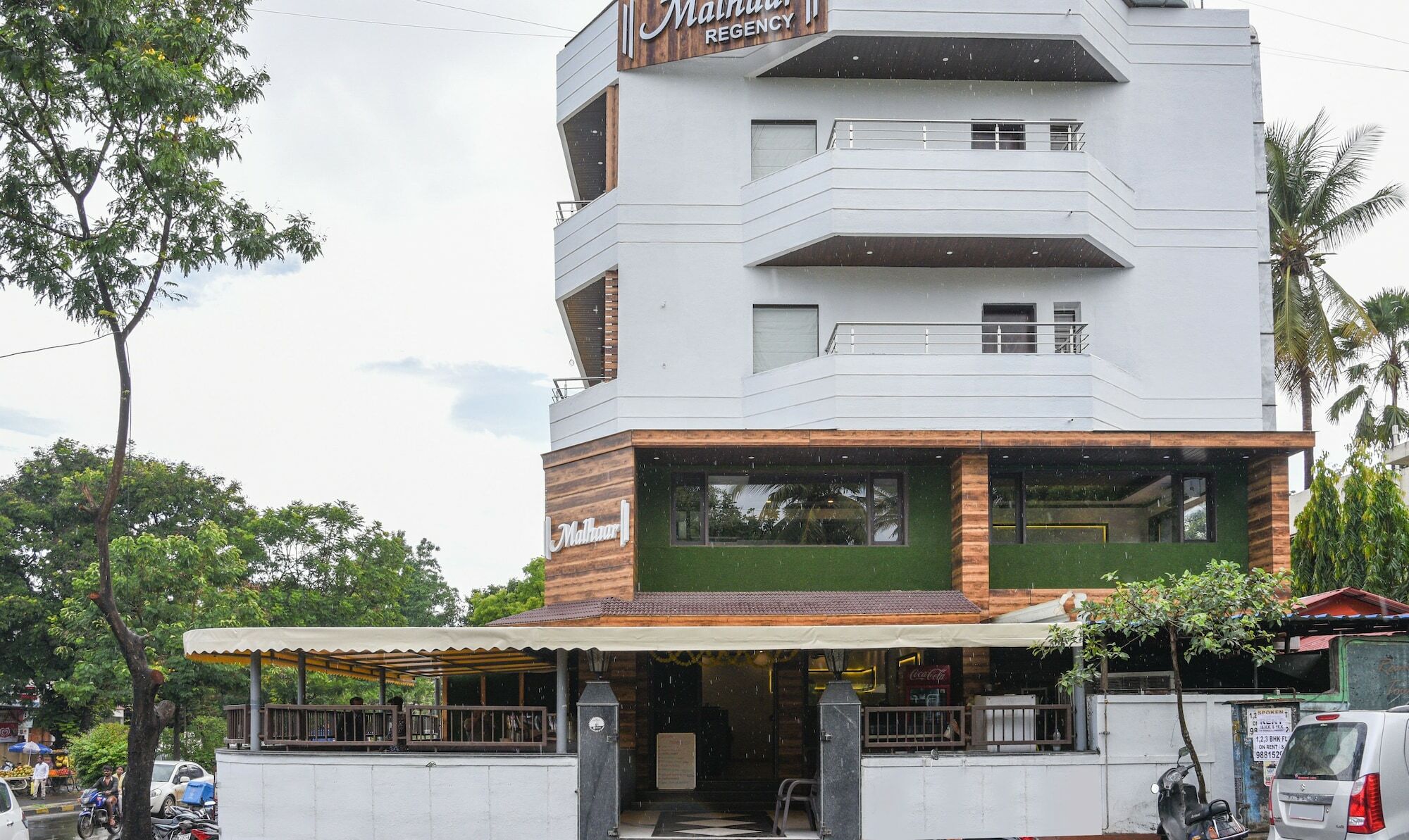 Treebo Malhaar Regency Hotel Chinchvad Exterior photo